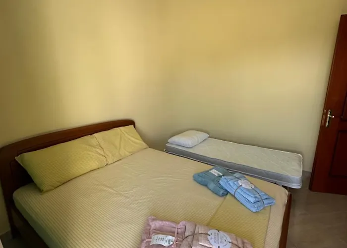 Aleksander Διαμέρισμα Σαράντα